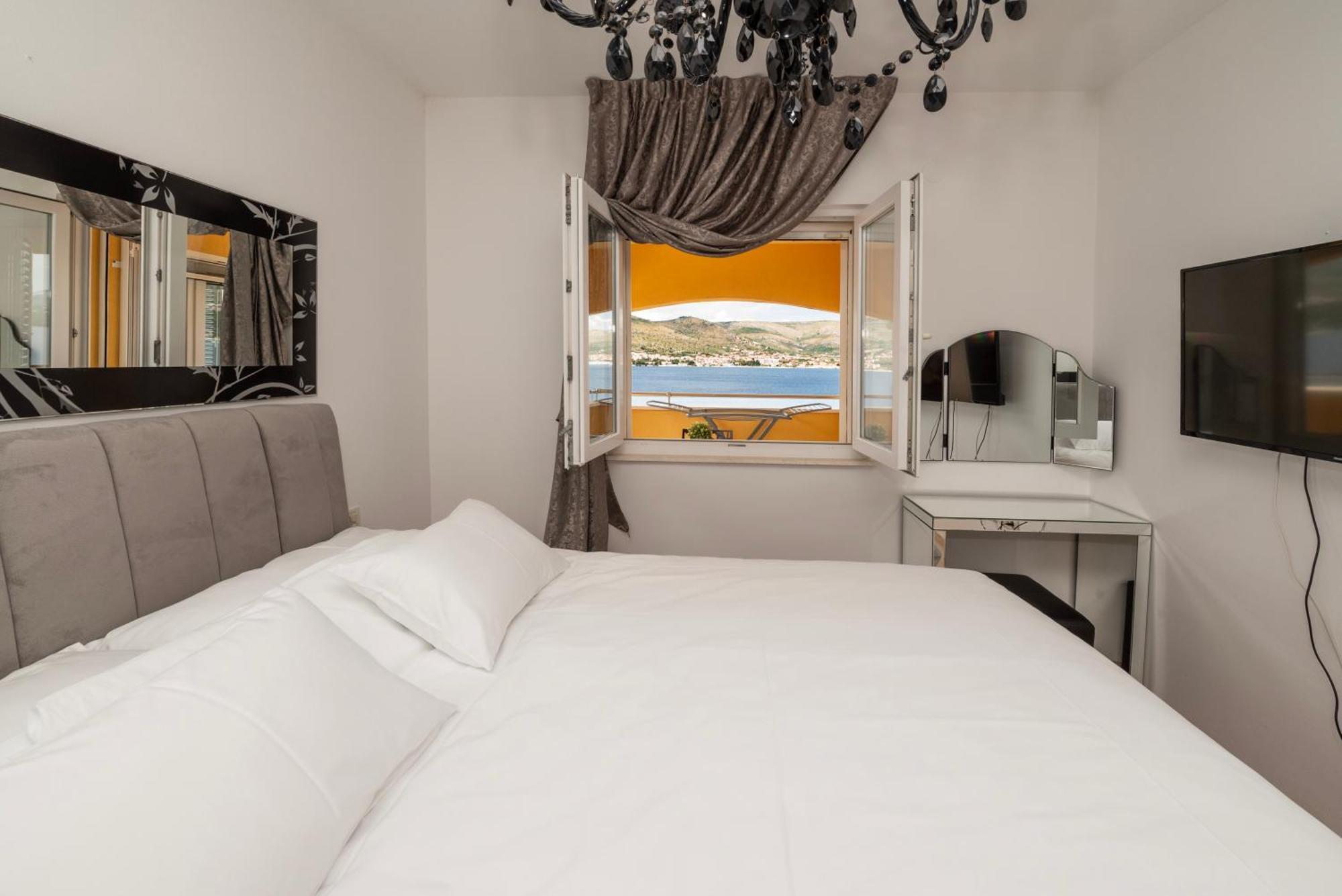 Lavanda Residence With Heated Pool Trogir Split Donji Okrug  외부 사진
