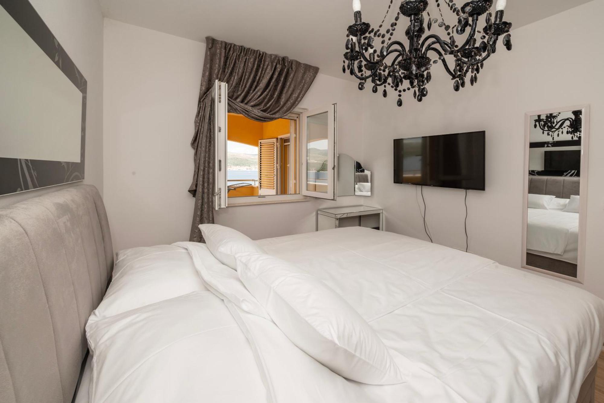 Lavanda Residence With Heated Pool Trogir Split Donji Okrug  외부 사진